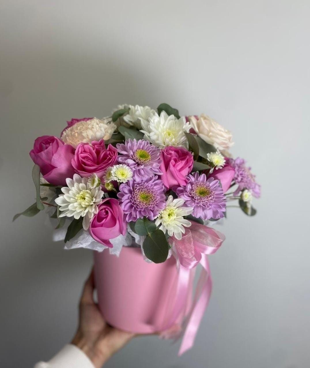 Огромный шикарный букет из гвоздик, хризантем, роз